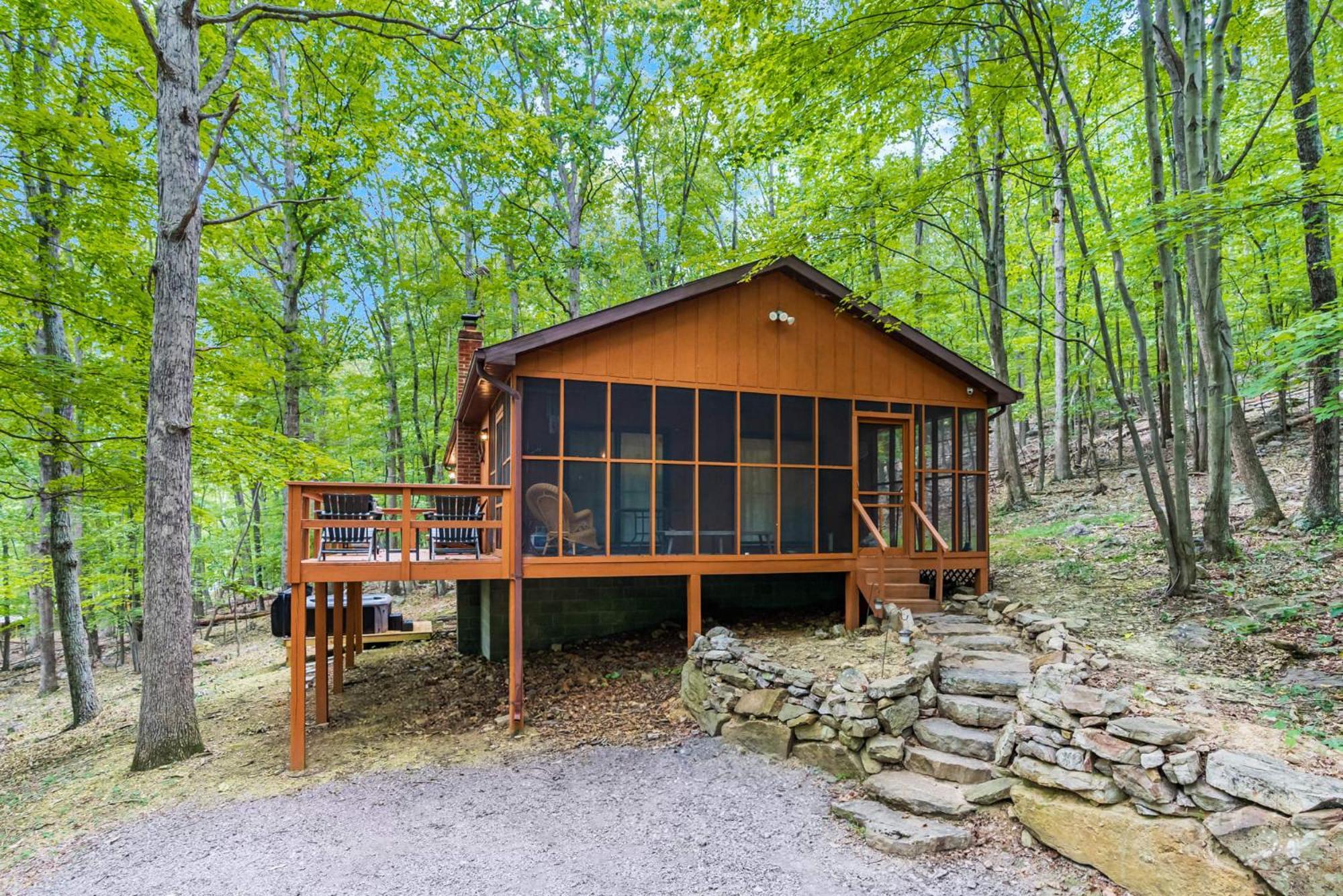 Secluded W Hot Tub, Fire Pit, Deck & Updated Wifi Great Cacapon Eksteriør bilde